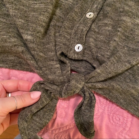 Kim & Cami Medium Button Down Tie Top Deep Green - Picture 7 of 10